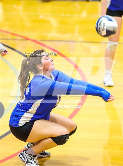 Thumbnail 2 in Mount Academy vs. Shelter Island (NYSPHSAA Class D Regional Semifinal) photogallery.