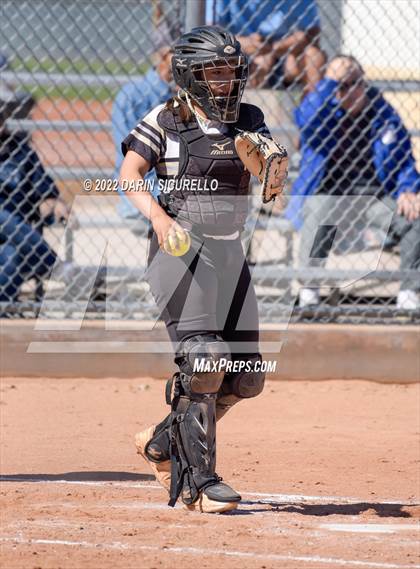 Thumbnail 2 in Highland vs. Apache Junction (Dobson/Westwood Invitational) photogallery.