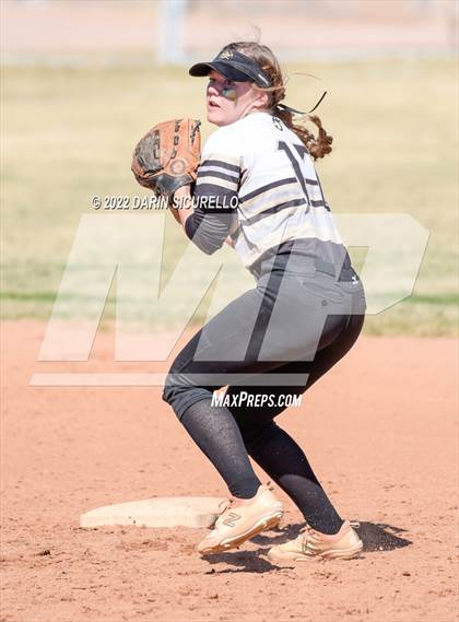 Thumbnail 2 in Highland vs. Apache Junction (Dobson/Westwood Invitational) photogallery.