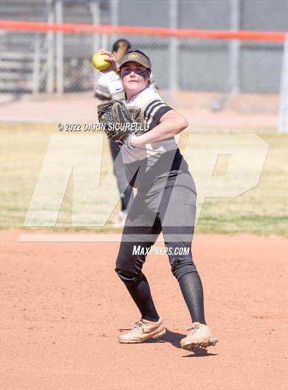 Thumbnail 3 in Highland vs. Apache Junction (Dobson/Westwood Invitational) photogallery.