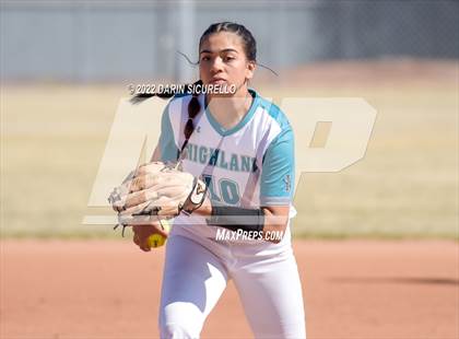 Thumbnail 1 in Highland vs. Apache Junction (Dobson/Westwood Invitational) photogallery.
