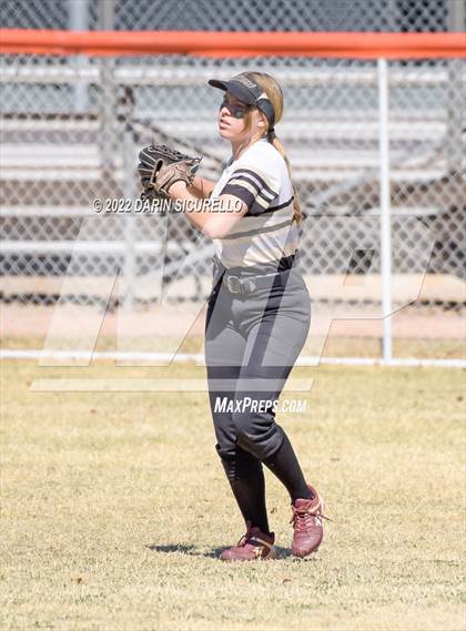Thumbnail 3 in Highland vs. Apache Junction (Dobson/Westwood Invitational) photogallery.