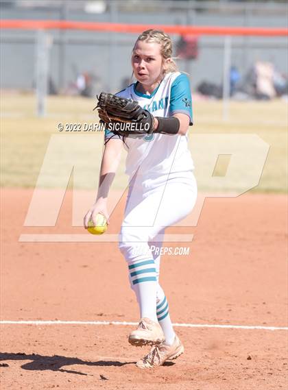 Thumbnail 1 in Highland vs. Apache Junction (Dobson/Westwood Invitational) photogallery.