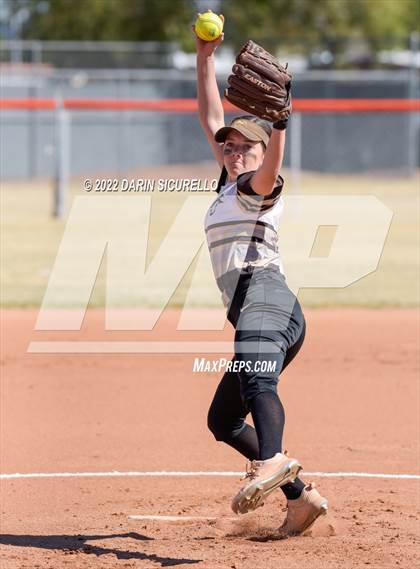 Thumbnail 1 in Highland vs. Apache Junction (Dobson/Westwood Invitational) photogallery.