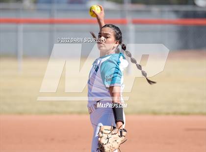 Thumbnail 2 in Highland vs. Apache Junction (Dobson/Westwood Invitational) photogallery.