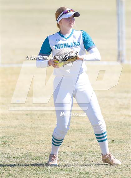 Thumbnail 2 in Highland vs. Apache Junction (Dobson/Westwood Invitational) photogallery.