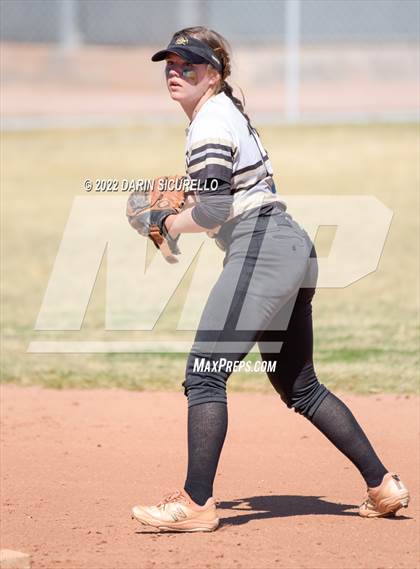 Thumbnail 3 in Highland vs. Apache Junction (Dobson/Westwood Invitational) photogallery.