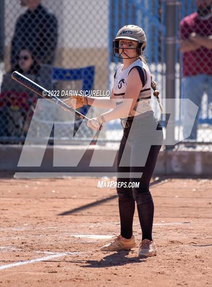 Thumbnail 2 in Highland vs. Apache Junction (Dobson/Westwood Invitational) photogallery.