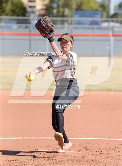 Thumbnail 2 in Highland vs. Apache Junction (Dobson/Westwood Invitational) photogallery.