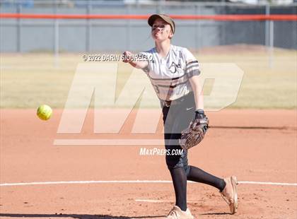 Thumbnail 2 in Highland vs. Apache Junction (Dobson/Westwood Invitational) photogallery.