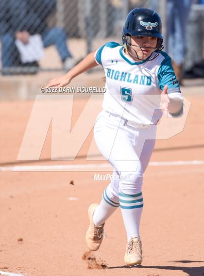Thumbnail 1 in Highland vs. Apache Junction (Dobson/Westwood Invitational) photogallery.