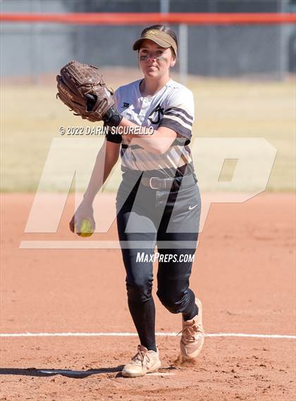 Thumbnail 2 in Highland vs. Apache Junction (Dobson/Westwood Invitational) photogallery.