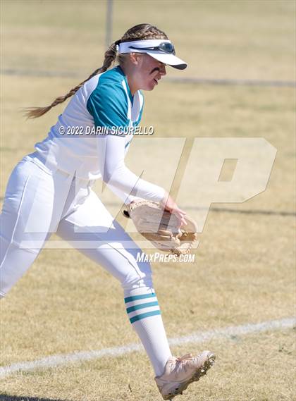 Thumbnail 3 in Highland vs. Apache Junction (Dobson/Westwood Invitational) photogallery.