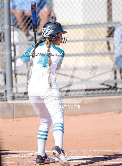 Thumbnail 1 in Highland vs. Apache Junction (Dobson/Westwood Invitational) photogallery.