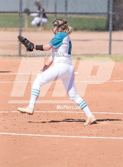 Thumbnail 1 in Highland vs. Apache Junction (Dobson/Westwood Invitational) photogallery.