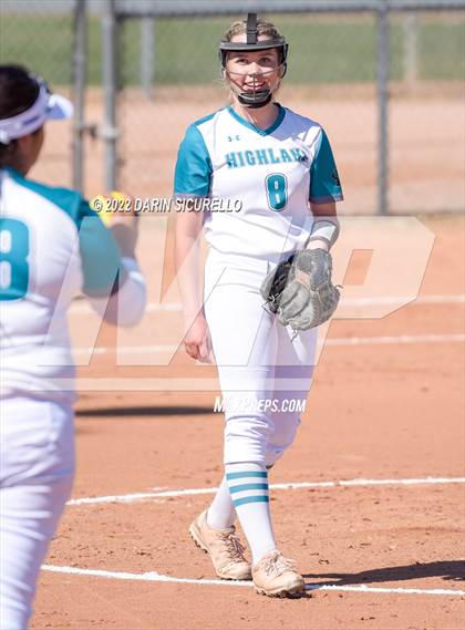 Thumbnail 1 in Highland vs. Apache Junction (Dobson/Westwood Invitational) photogallery.