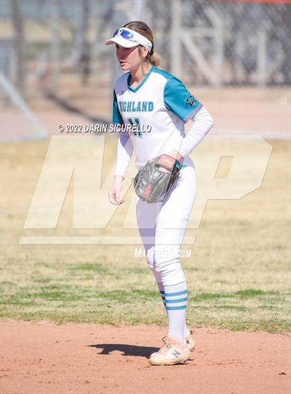 Thumbnail 1 in Highland vs. Apache Junction (Dobson/Westwood Invitational) photogallery.