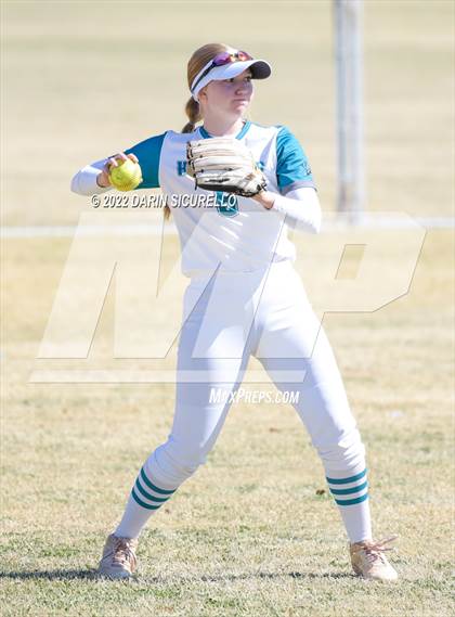 Thumbnail 3 in Highland vs. Apache Junction (Dobson/Westwood Invitational) photogallery.