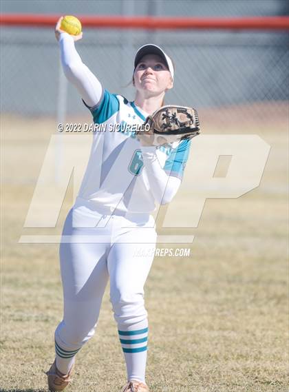 Thumbnail 1 in Highland vs. Apache Junction (Dobson/Westwood Invitational) photogallery.
