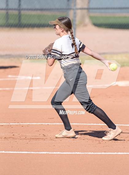 Thumbnail 3 in Highland vs. Apache Junction (Dobson/Westwood Invitational) photogallery.