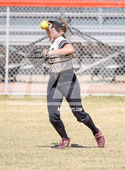 Thumbnail 2 in Highland vs. Apache Junction (Dobson/Westwood Invitational) photogallery.
