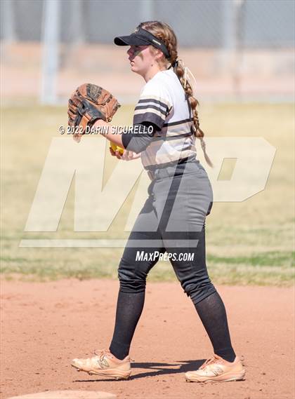 Thumbnail 1 in Highland vs. Apache Junction (Dobson/Westwood Invitational) photogallery.