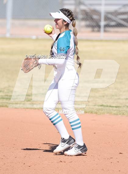 Thumbnail 1 in Highland vs. Apache Junction (Dobson/Westwood Invitational) photogallery.