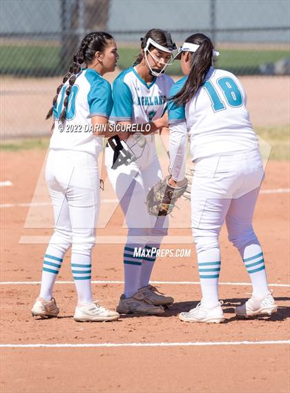 Thumbnail 2 in Highland vs. Apache Junction (Dobson/Westwood Invitational) photogallery.