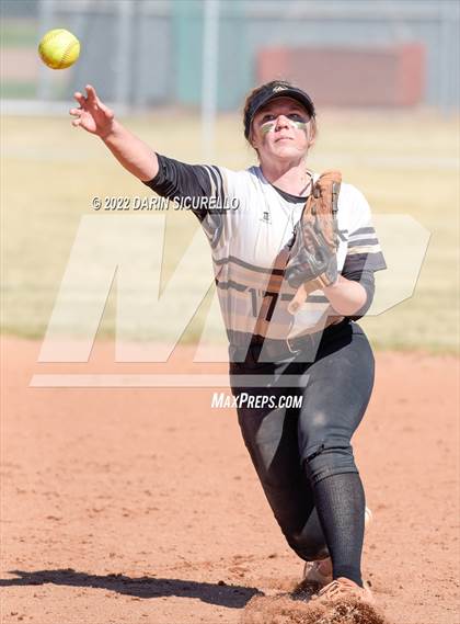 Thumbnail 3 in Highland vs. Apache Junction (Dobson/Westwood Invitational) photogallery.