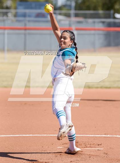 Thumbnail 1 in Highland vs. Apache Junction (Dobson/Westwood Invitational) photogallery.
