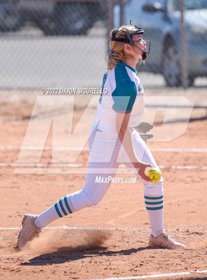 Thumbnail 3 in Highland vs. Apache Junction (Dobson/Westwood Invitational) photogallery.