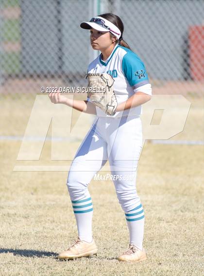 Thumbnail 1 in Highland vs. Apache Junction (Dobson/Westwood Invitational) photogallery.