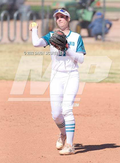 Thumbnail 2 in Highland vs. Apache Junction (Dobson/Westwood Invitational) photogallery.