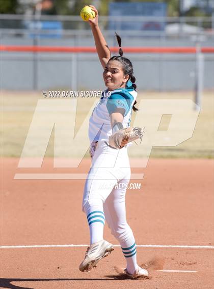 Thumbnail 1 in Highland vs. Apache Junction (Dobson/Westwood Invitational) photogallery.