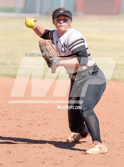Thumbnail 2 in Highland vs. Apache Junction (Dobson/Westwood Invitational) photogallery.