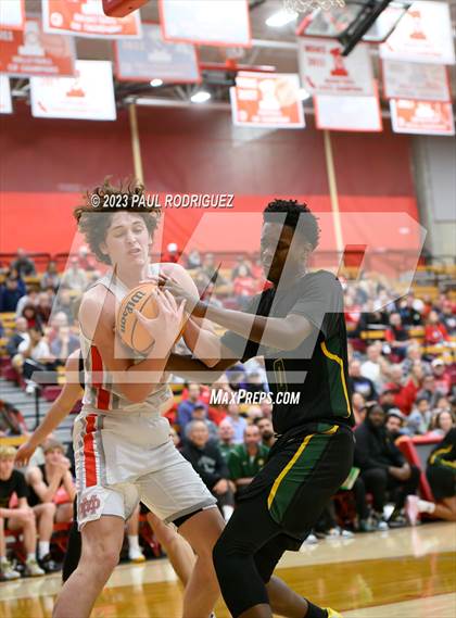 Thumbnail 3 in Mira Costa vs. Mater Dei (CIF SS Division 1 Semifinal) photogallery.