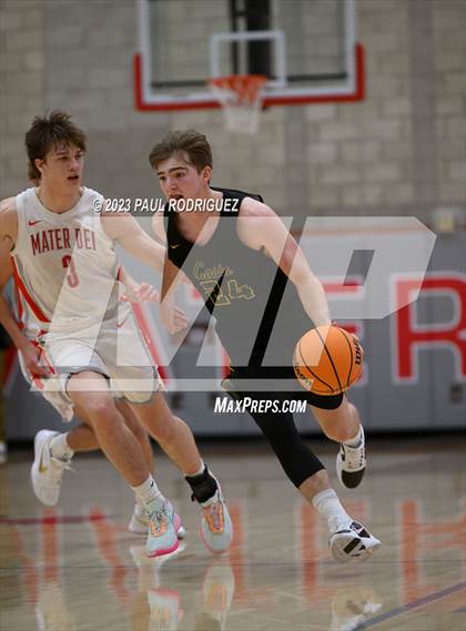 Thumbnail 1 in Mira Costa vs. Mater Dei (CIF SS Division 1 Semifinal) photogallery.