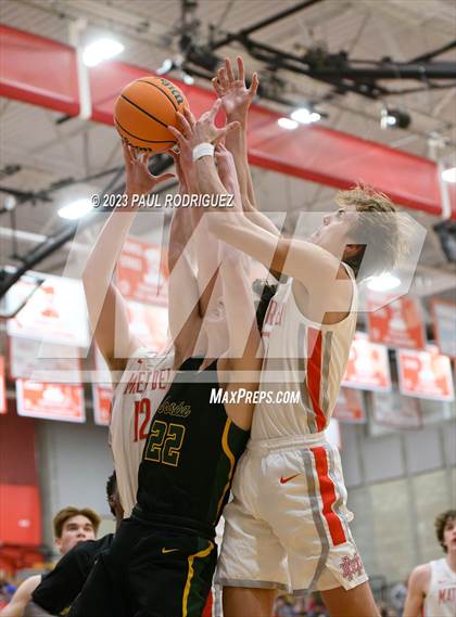 Thumbnail 3 in Mira Costa vs. Mater Dei (CIF SS Division 1 Semifinal) photogallery.