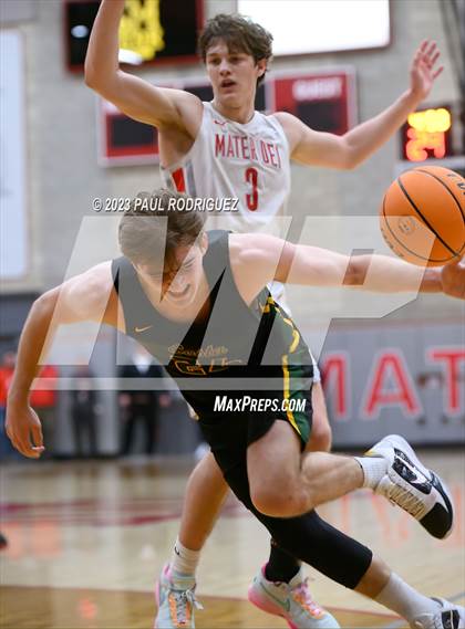 Thumbnail 3 in Mira Costa vs. Mater Dei (CIF SS Division 1 Semifinal) photogallery.