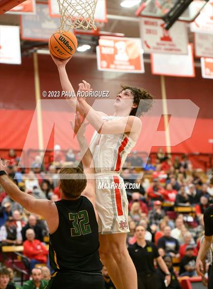 Thumbnail 3 in Mira Costa vs. Mater Dei (CIF SS Division 1 Semifinal) photogallery.