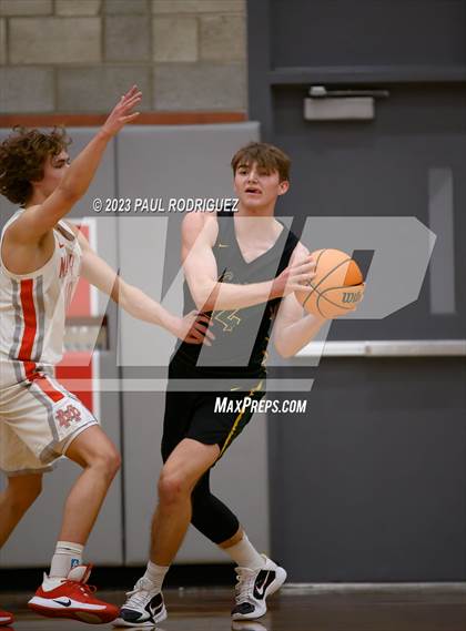 Thumbnail 2 in Mira Costa vs. Mater Dei (CIF SS Division 1 Semifinal) photogallery.