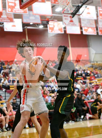 Thumbnail 2 in Mira Costa vs. Mater Dei (CIF SS Division 1 Semifinal) photogallery.
