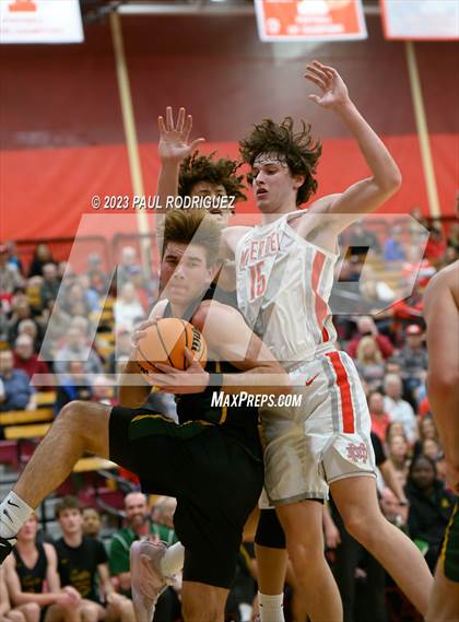 Thumbnail 3 in Mira Costa vs. Mater Dei (CIF SS Division 1 Semifinal) photogallery.