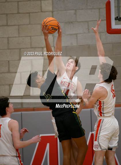 Thumbnail 3 in Mira Costa vs. Mater Dei (CIF SS Division 1 Semifinal) photogallery.