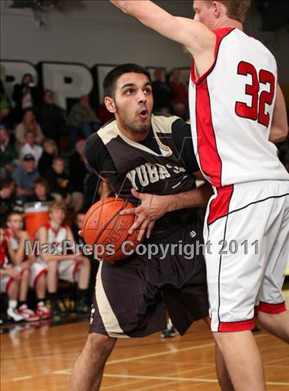 Thumbnail 2 in Yuba City vs. Foothill (Hornet Classic Tournament) photogallery.