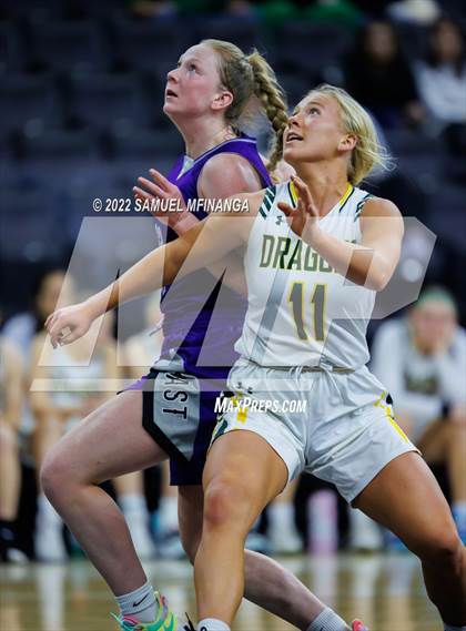 Thumbnail 1 in Bellevue East vs. Gretna photogallery.