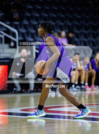 Thumbnail 3 in Bellevue East vs. Gretna photogallery.