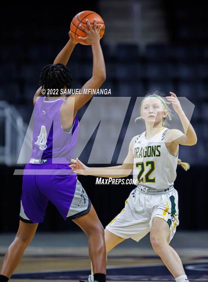 Thumbnail 1 in Bellevue East vs. Gretna photogallery.