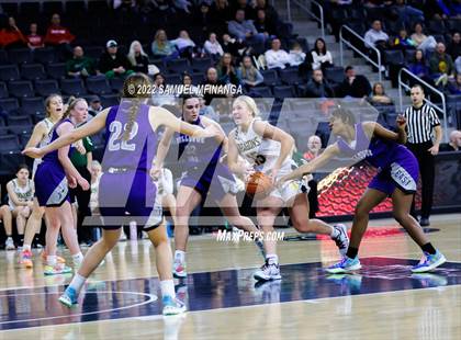 Thumbnail 1 in Bellevue East vs. Gretna photogallery.