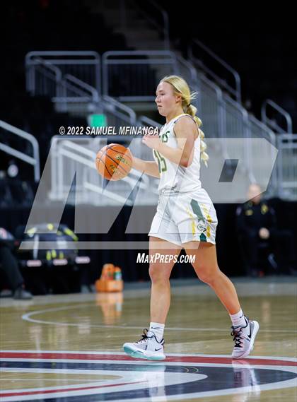 Thumbnail 2 in Bellevue East vs. Gretna photogallery.